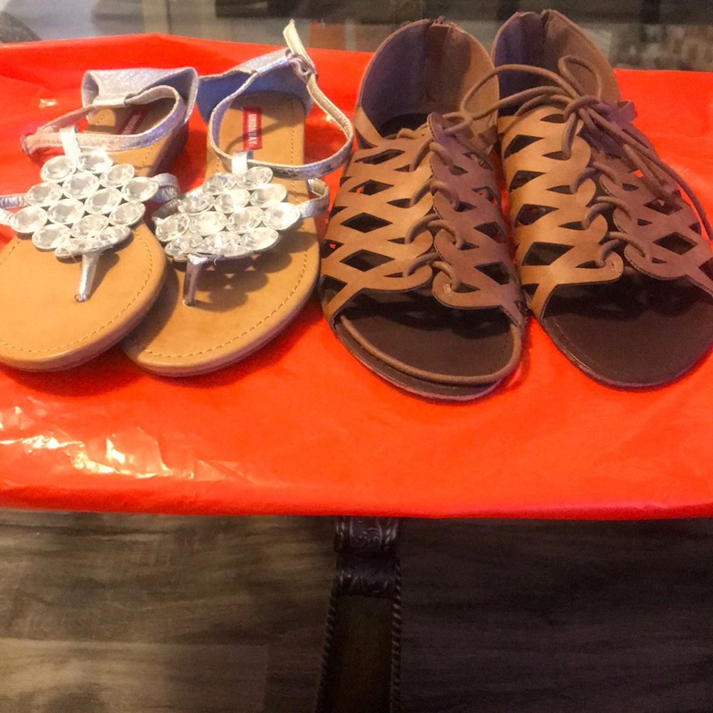2 For 1 Price UNION BAY / Dollhouse Sandals